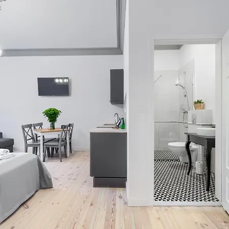 Apartment Z Balkonem 1899 By Platinum *